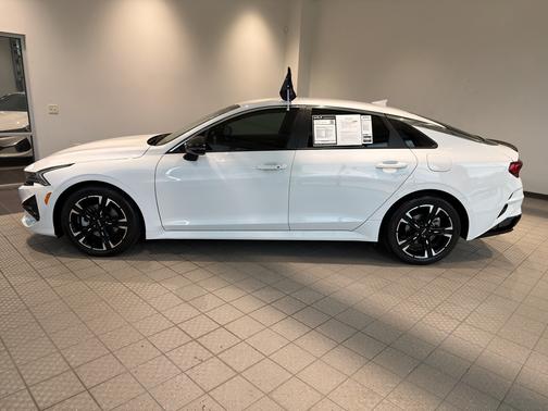 Glacial White Pearl 2022 Kia K5 GT-Line