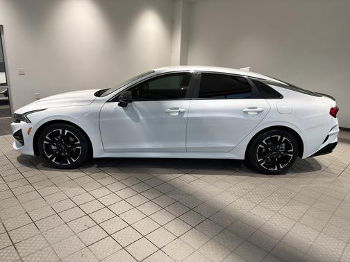 Glacial White Pearl 2022 Kia K5 GT-Line