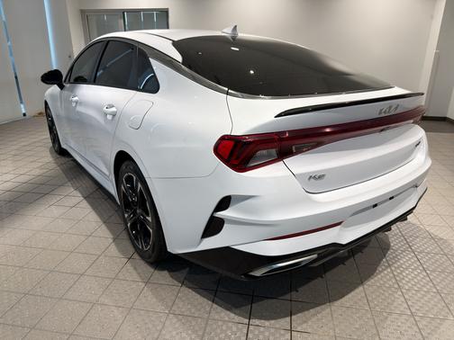 Glacial White Pearl 2022 Kia K5 GT-Line