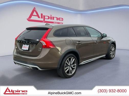 2018 Volvo V60 Cross Country T5