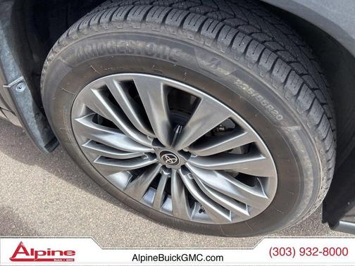 2022 Toyota Highlander Platinum