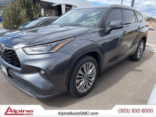 2022 Toyota Highlander Platinum