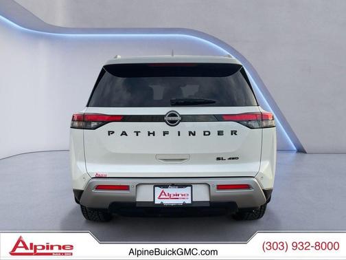 2022 Nissan Pathfinder SL 4WD