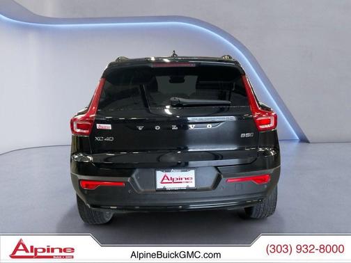 2024 Volvo XC40 B5 Plus Dark Theme