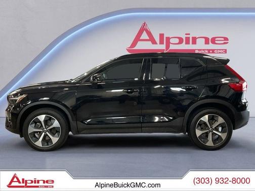 2024 Volvo XC40 B5 Plus Dark Theme