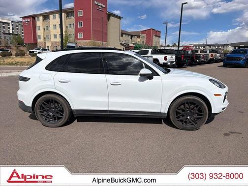 White 2022 Porsche Cayenne Cayenne