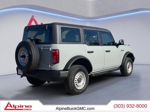 2022 Ford Bronco Base