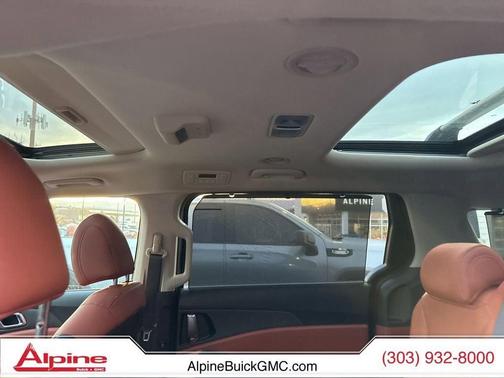 2025 Kia Carnival SX