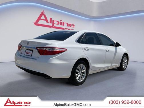 Super White 2017 Toyota Camry LE