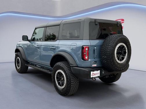 Azure Gray Metallic Tri-Coat 2024 Ford Bronco Outer Banks