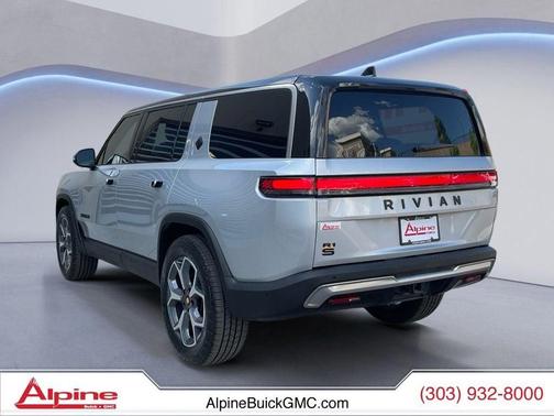 LA Silver 2023 Rivian R1S Adventure
