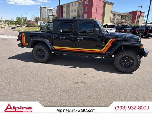 Black Clearcoat 2023 Jeep Gladiator Willys 4x4