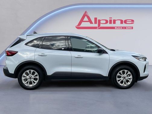 Space Silver Metallic 2025 Ford Escape Active