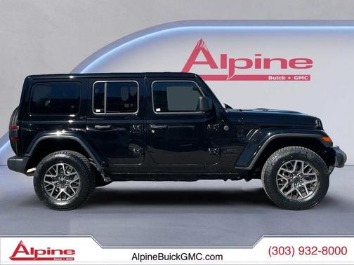 Black Clearcoat 2025 Jeep Wrangler 4-Door Sahara 4x4