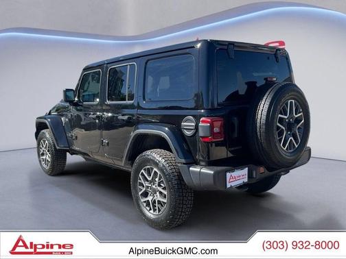 Black Clearcoat 2025 Jeep Wrangler 4-Door Sahara 4x4
