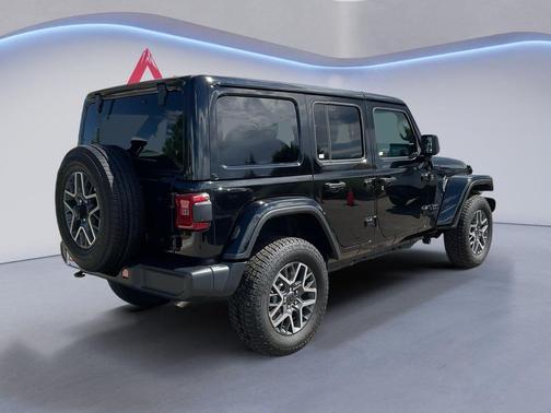 Black Clearcoat 2025 Jeep Wrangler 4-Door Sahara 4x4
