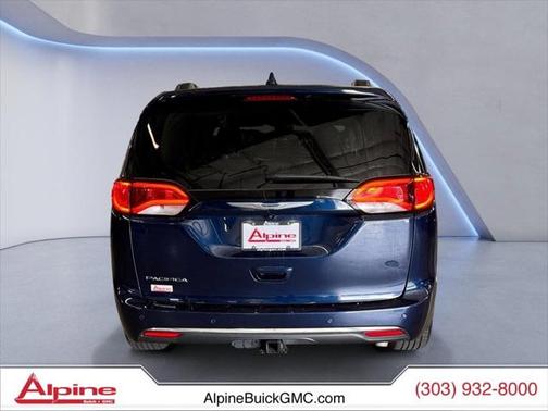 2017 Chrysler Pacifica Touring-L