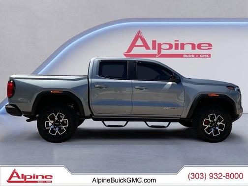 Sterling Metallic 2025 GMC Canyon AT4