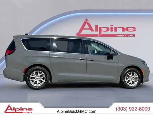 Ceramic Gray Clearcoat 2023 Chrysler Pacifica Touring L