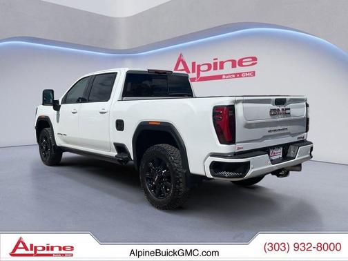 Summit White 2024 GMC Sierra 2500 AT4