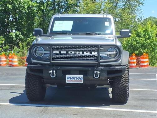 ICONIC SILVER METALLIC 2024 Ford Bronco BADLANDS