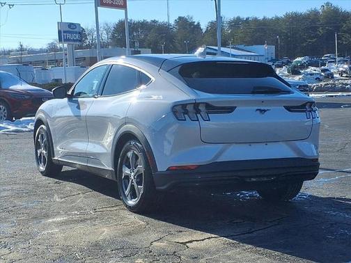 2021 Ford Mustang Mach-E SELECT