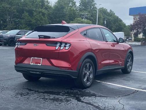 2022 Ford Mustang Mach-E SELECT