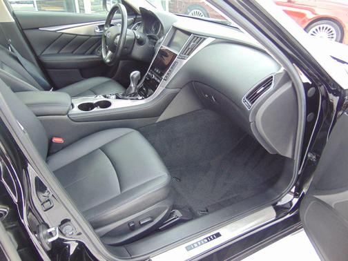 2015 INFINITI Q50 Premium