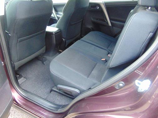 PLUM 2016 Toyota RAV4 XLE