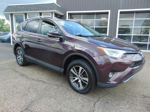 PLUM 2016 Toyota RAV4 XLE