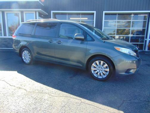 2011 Toyota Sienna LE