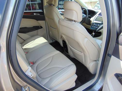 TAN 2017 Lincoln MKC Select