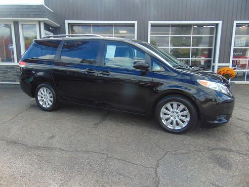 2011 Toyota Sienna LE