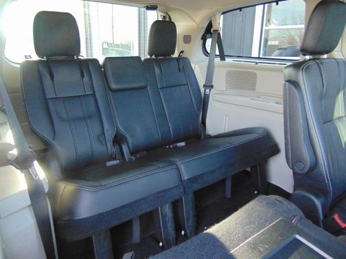 2015 Chrysler Town & Country Touring-L