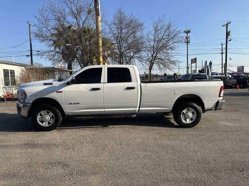 2022 RAM 2500 Tradesman Crew Cab 4x4 8' Box