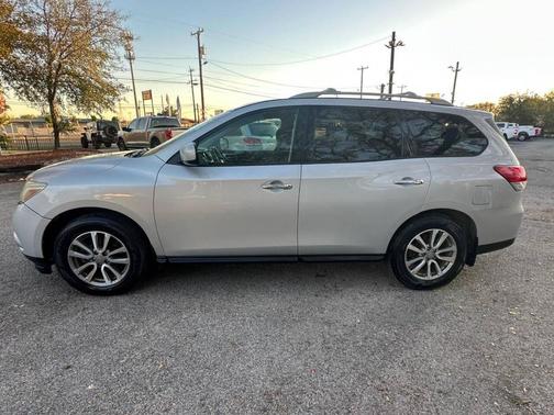 2016 Nissan Pathfinder S