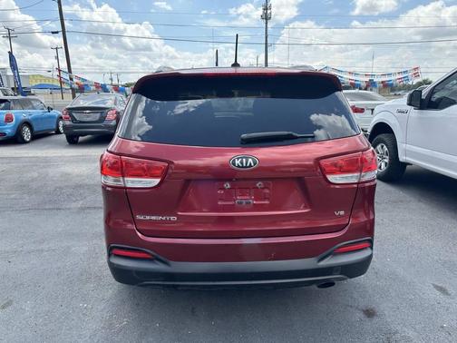 2016 Kia Sorento LX