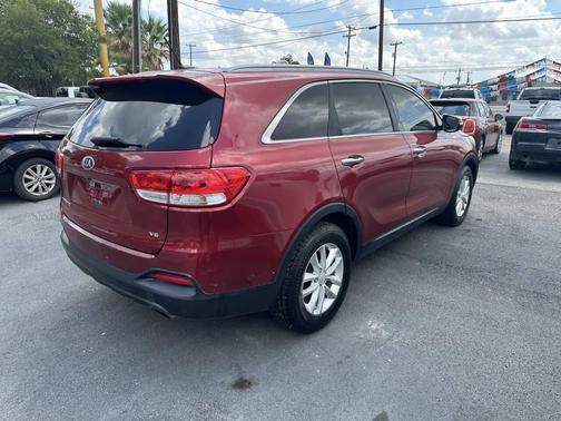 2016 Kia Sorento LX