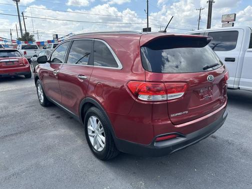 2016 Kia Sorento LX