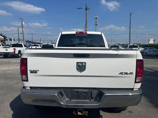 Bright White Clearcoat 2017 RAM 2500 SLT Crew Cab 4x4 6'4' Box