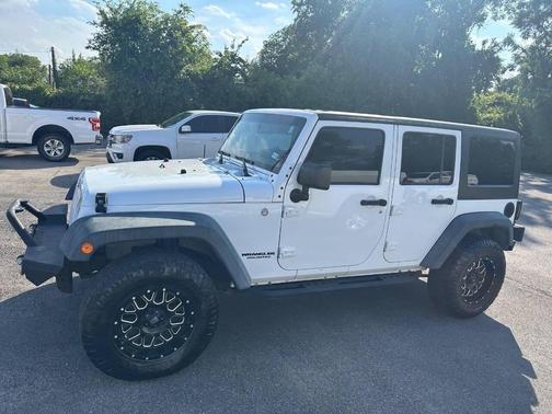 Bright White Clearcoat 2013 Jeep Wrangler Unlimited Sport