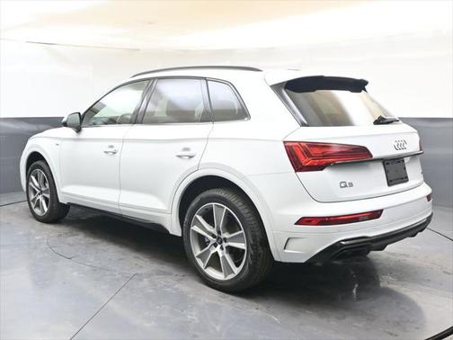 2025 Audi Q5 Premium 45 TFSI S line quattro