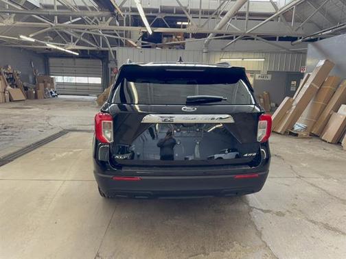 AGATE BLACK METALLIC 2024 Ford Explorer XLT