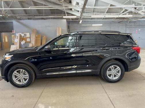 AGATE BLACK METALLIC 2024 Ford Explorer XLT