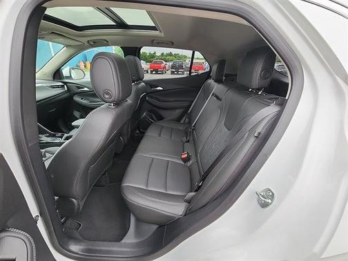 White Frost Tri-Coat 2025 Buick Encore GX AVENIR