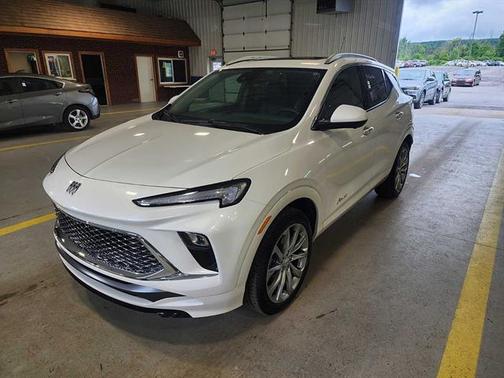 White Frost Tri-Coat 2025 Buick Encore GX AVENIR