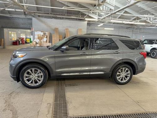 CARBONIZED GRAY METALLIC 2024 Ford Explorer XLT