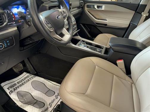 CARBONIZED GRAY METALLIC 2024 Ford Explorer XLT