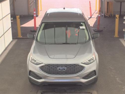 ICONIC SILVER 2024 Ford Edge SE