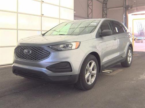 ICONIC SILVER 2024 Ford Edge SE